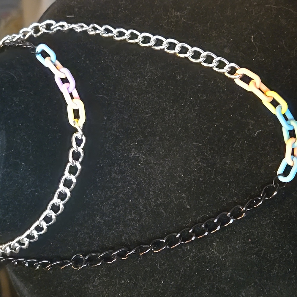 Multicolor Chain Necklace - Picture 10 of 10